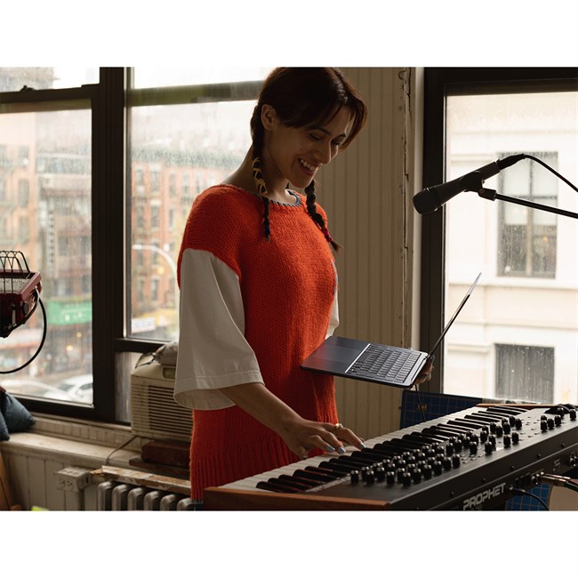 apple-macbook-air-m2-2022-10-core-gpu-7-2-650x650-1